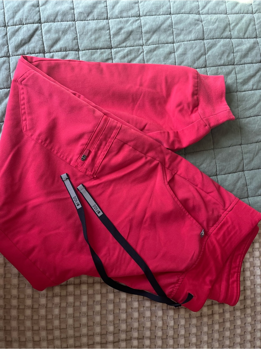 FIGS Zamora Jogger Scrub Pants - Pop Red Contrast Drawstring Medium Petite MP